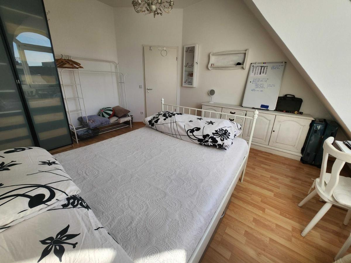 One Private Room Available In A Two Room Apartment In Tegel, Berlin Bagian luar foto