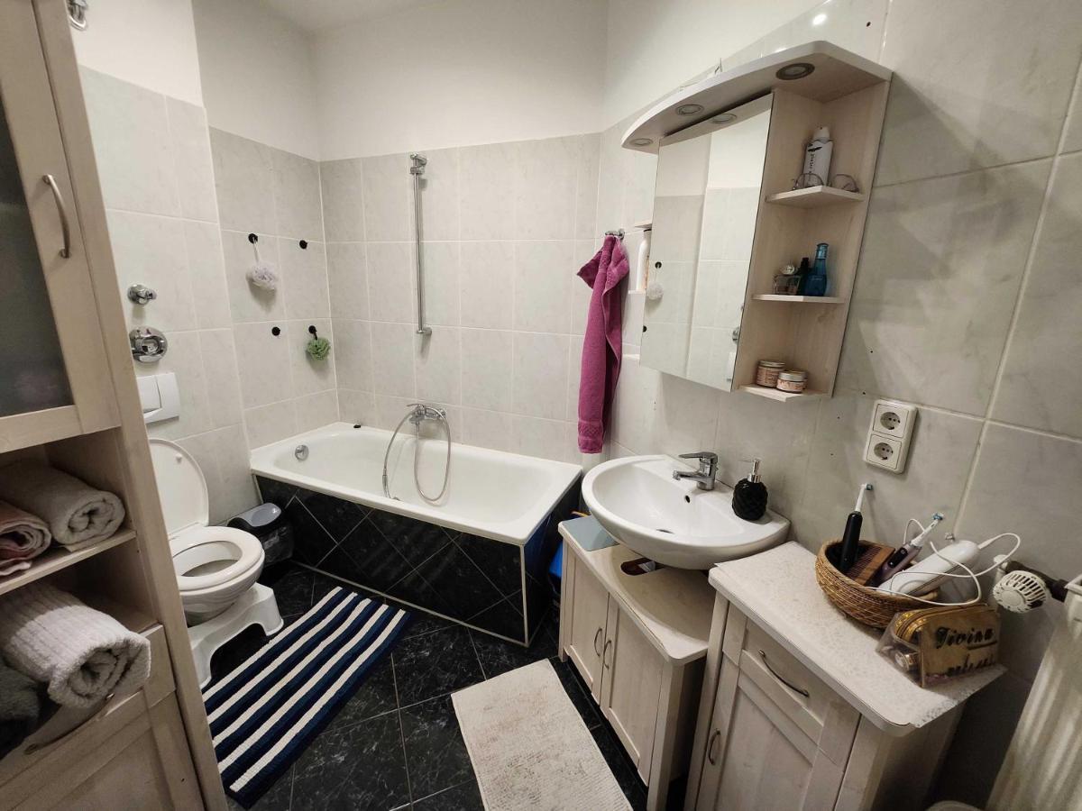 One Private Room Available In A Two Room Apartment In Tegel, Berlin Bagian luar foto