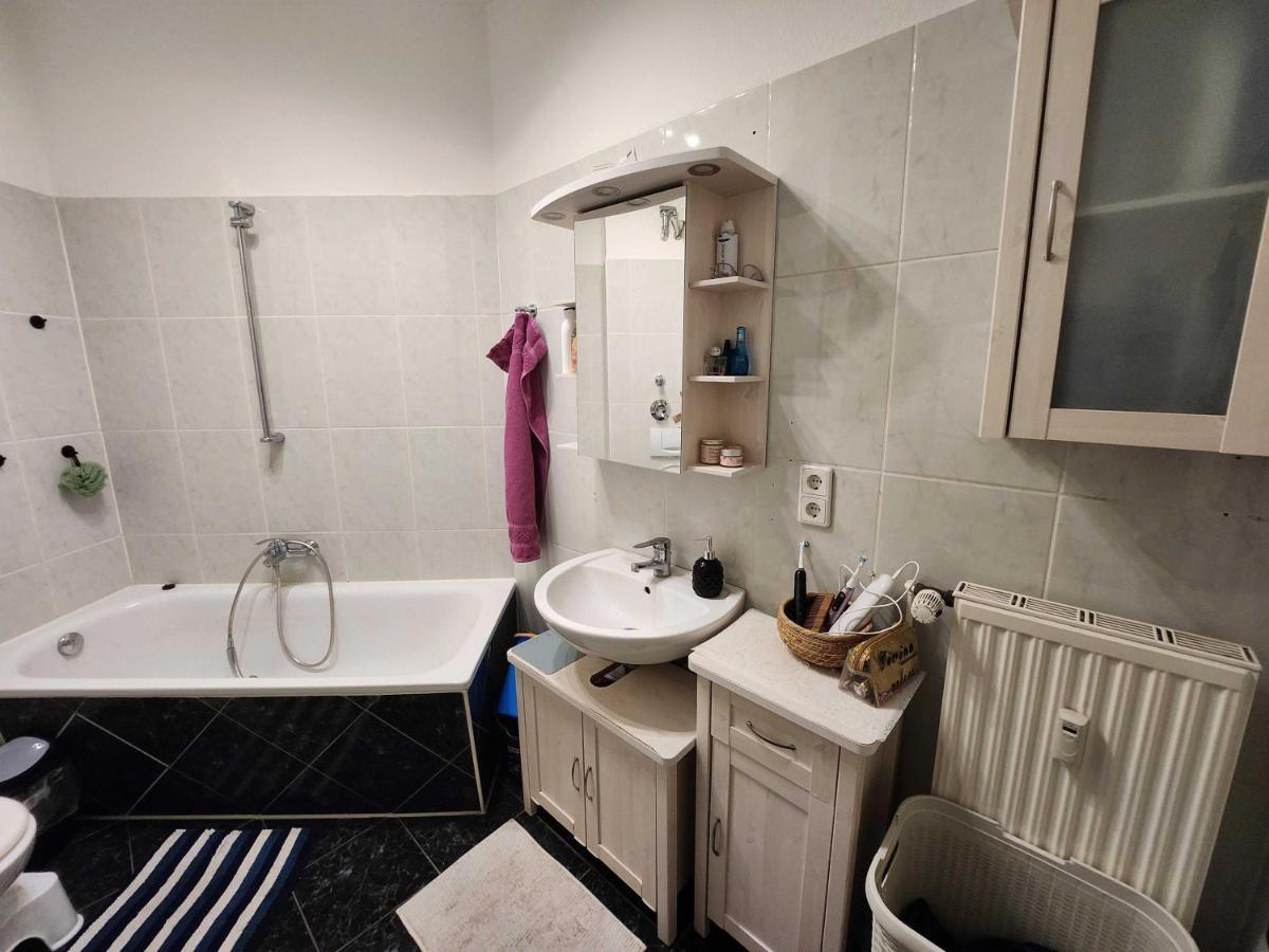 One Private Room Available In A Two Room Apartment In Tegel, Berlin Bagian luar foto